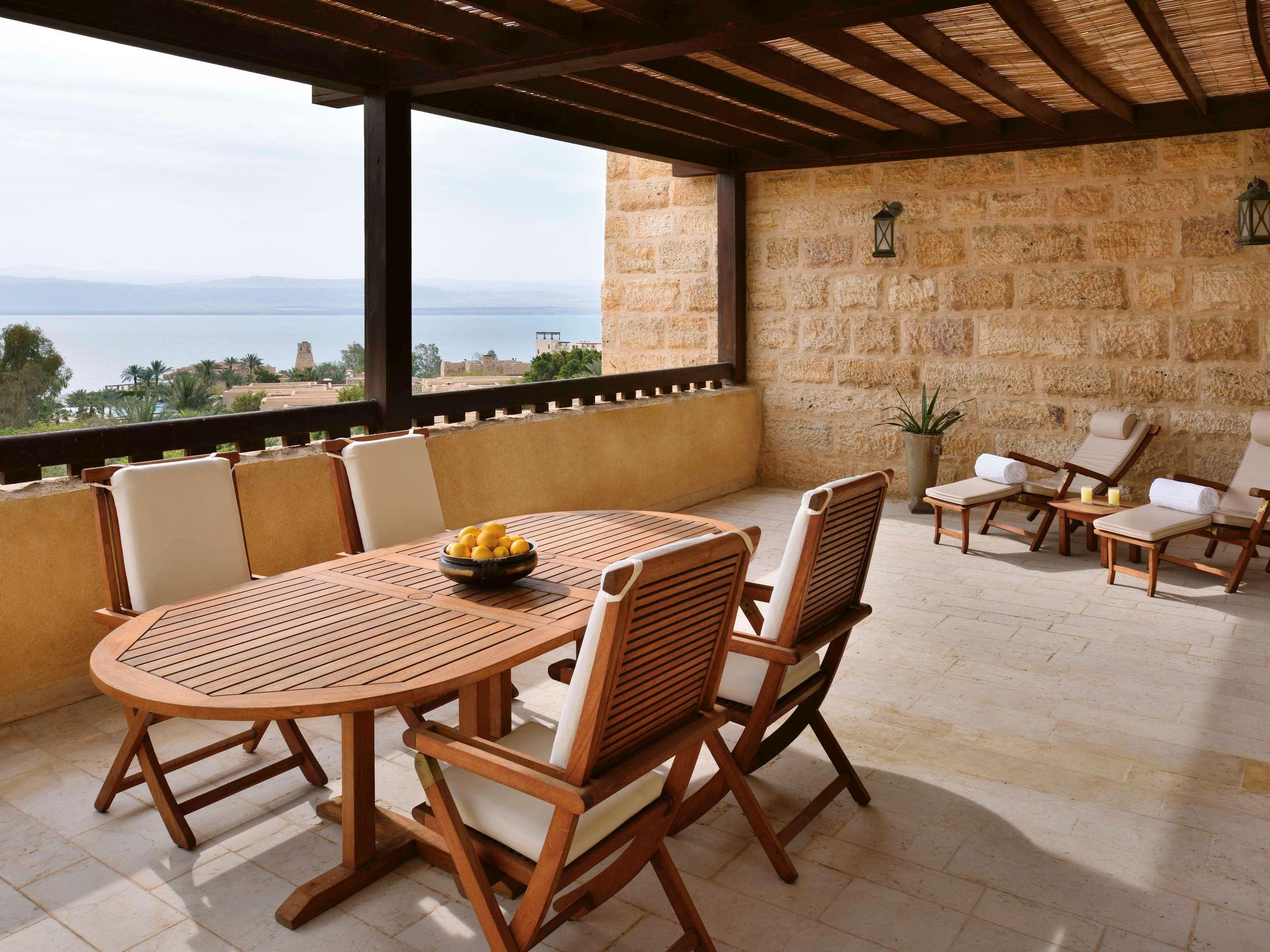 Moevenpick Resort & Spa Dead Sea Sweimeh Luaran gambar A balcony at the Four Seasons Hotel, Jerusalem